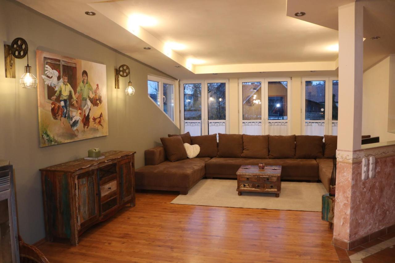 Helle, Offene Dachgeschosswohnung Mit Terrasse Oberloisdorf Exteriör bild