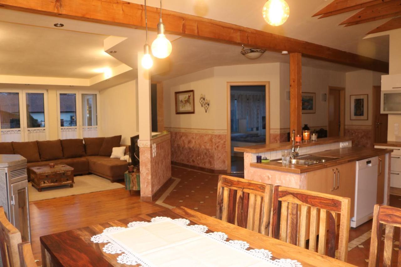 Helle, Offene Dachgeschosswohnung Mit Terrasse Oberloisdorf Exteriör bild
