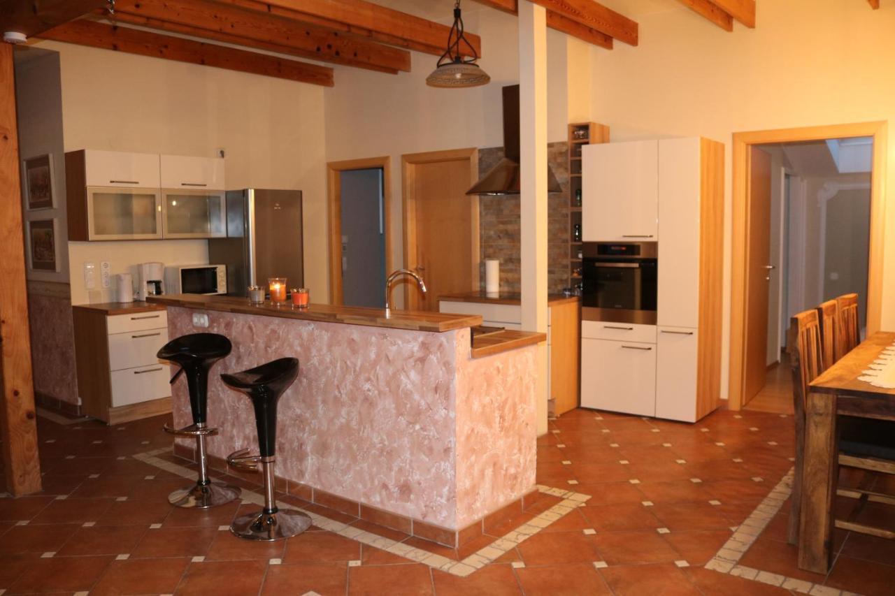 Helle, Offene Dachgeschosswohnung Mit Terrasse Oberloisdorf Exteriör bild