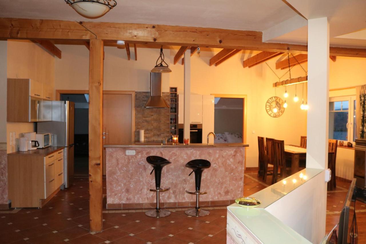 Helle, Offene Dachgeschosswohnung Mit Terrasse Oberloisdorf Exteriör bild